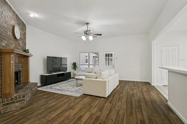 Photo of 724 Bluebonnet Drive