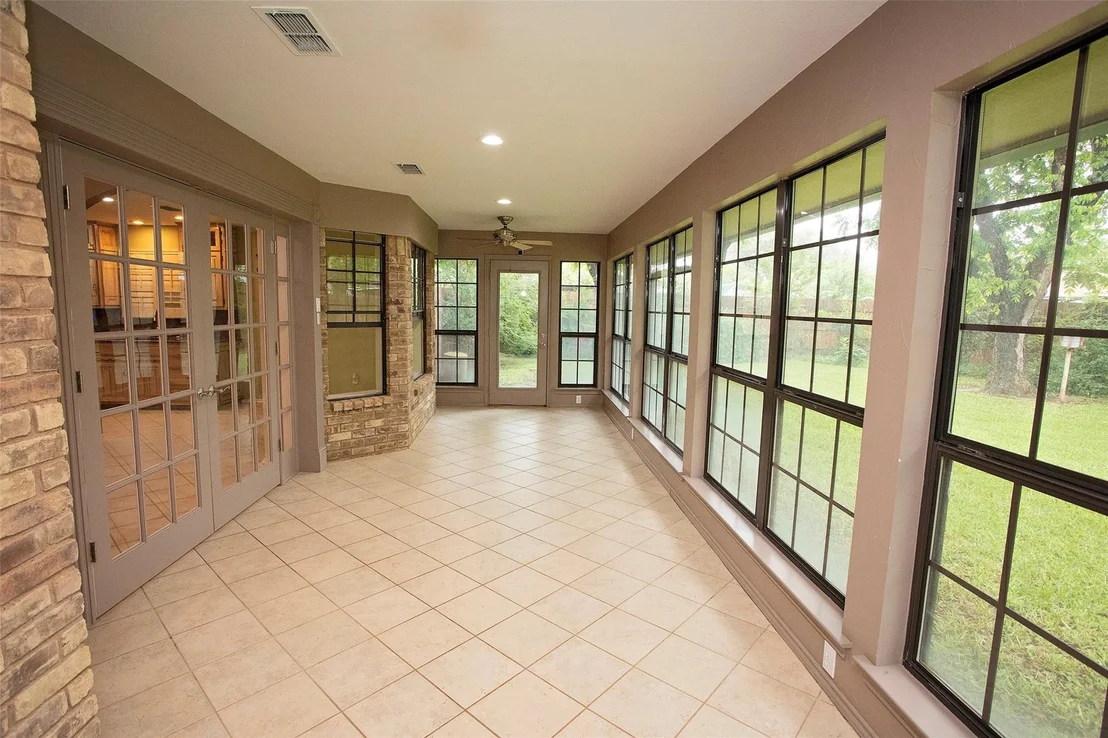 Photo of 1305 Cliff Drive