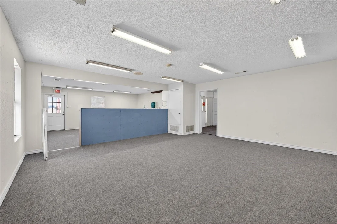Photo of 611 W Spring Valley Road