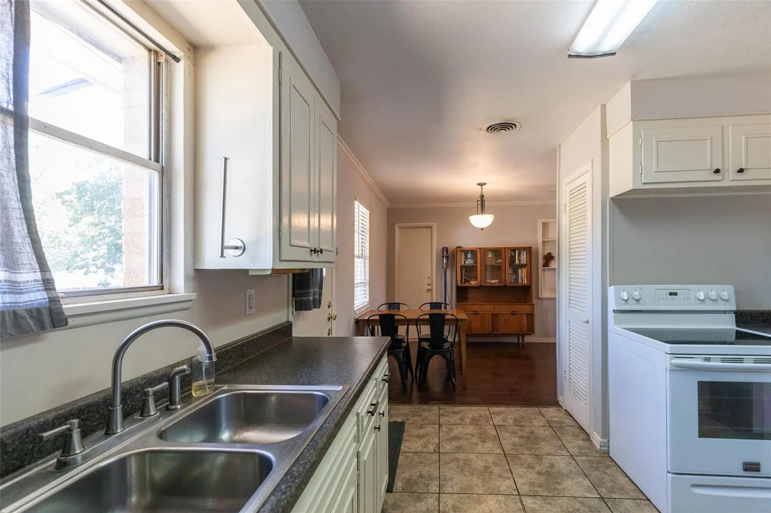 Photo of 2618 Rountree Drive