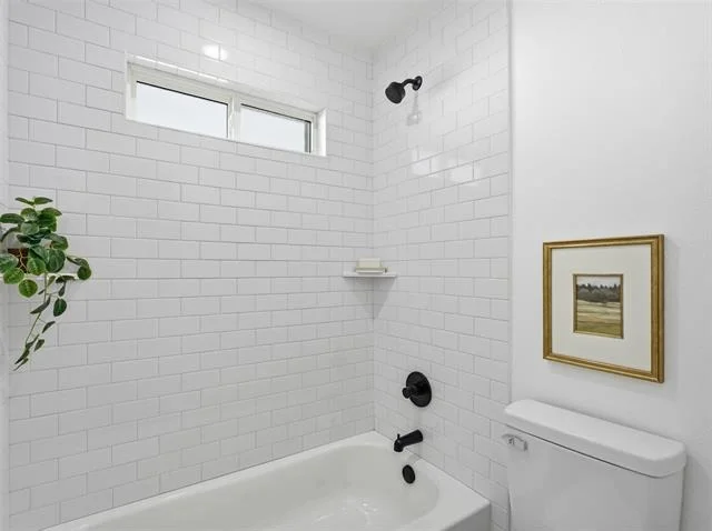 Photo of 2369 Claridge Circle