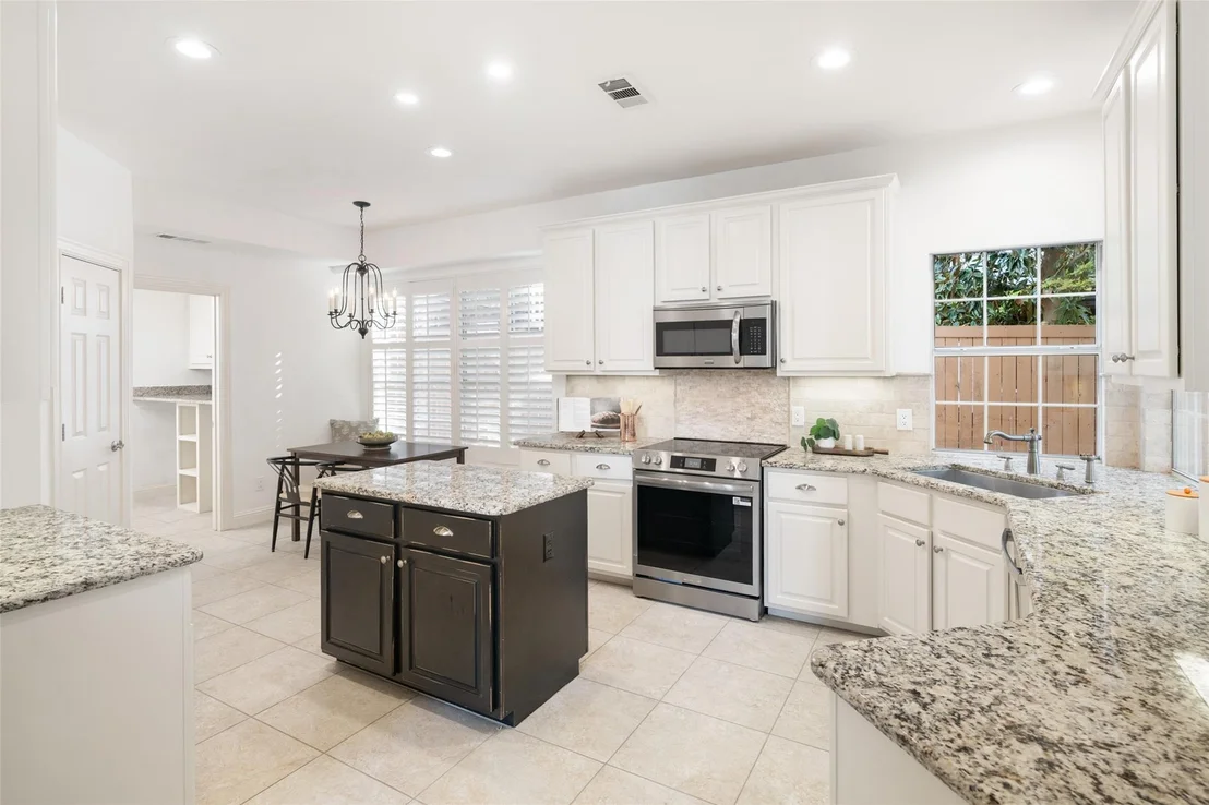 Photo of 8915 White Pine Lane
