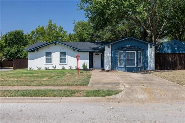 Photo of 301 Bellaire Drive
