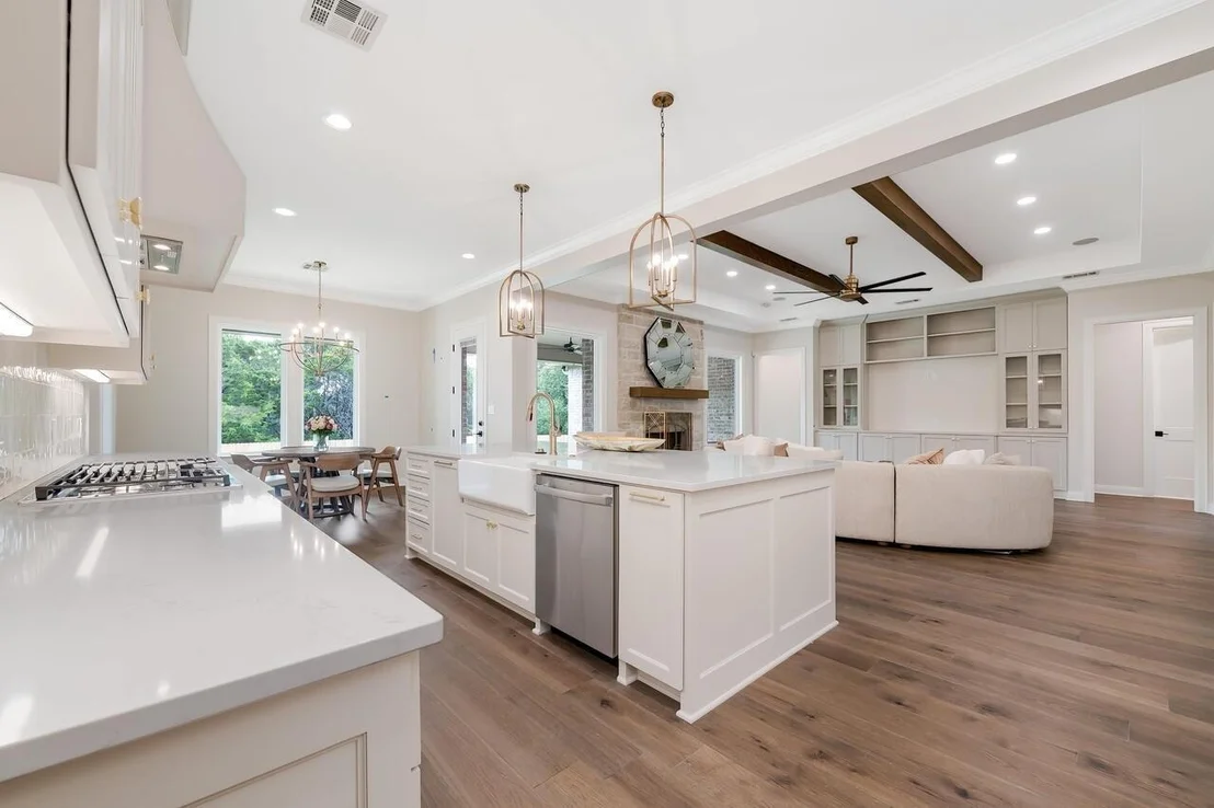 Photo of 8005 Bee Cave Road