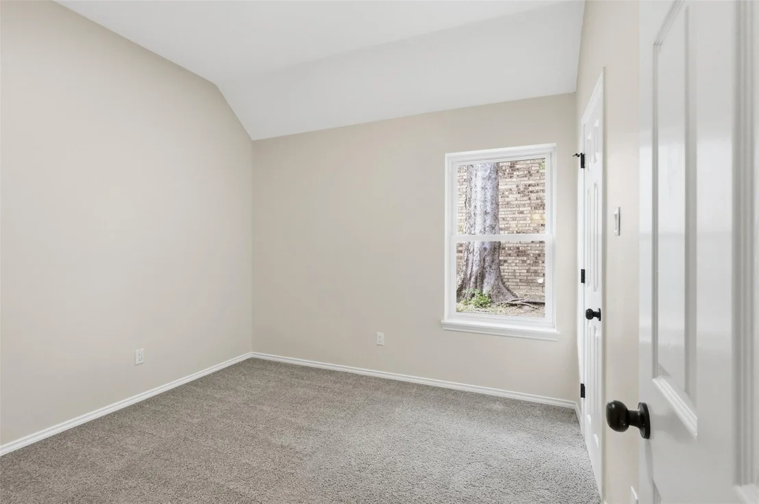 Photo of 812 Fall Drive