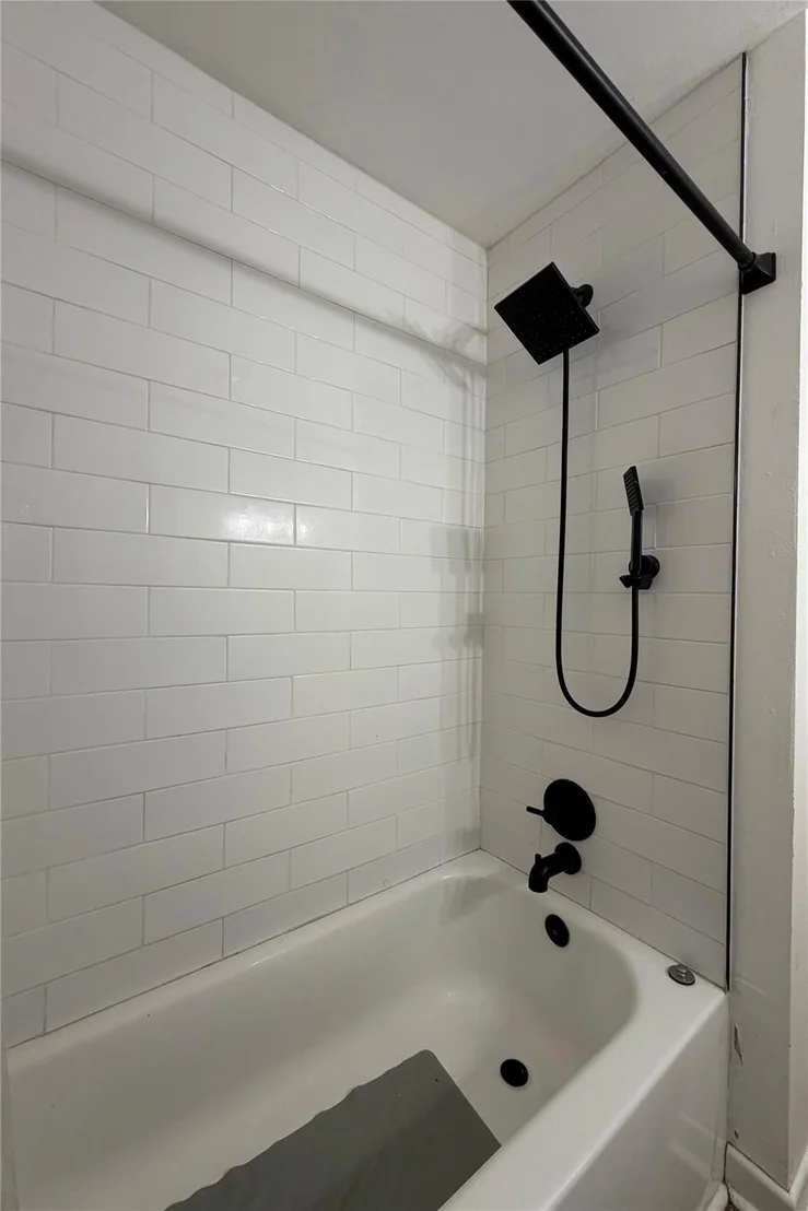 Photo of 807 N Lacy Drive