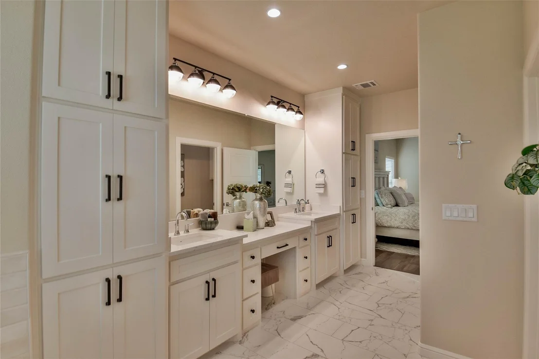 Photo of 8021 White Drive