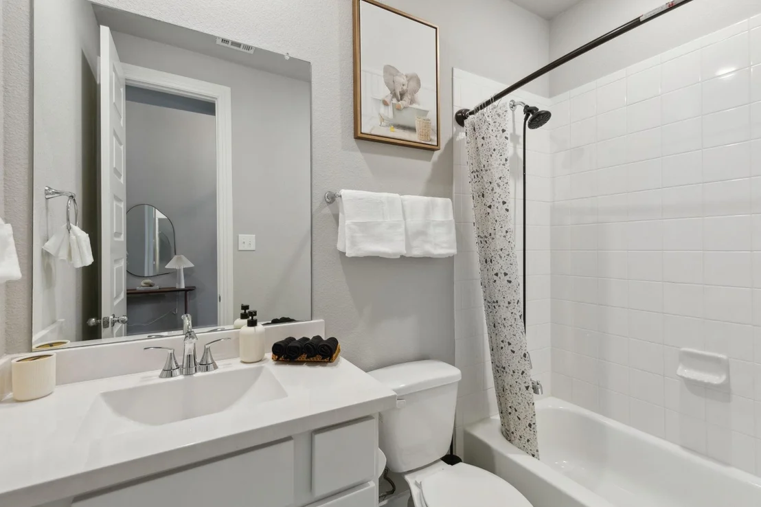 Photo of 1104 Holcombe Drive