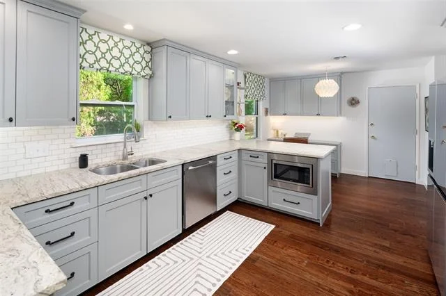 Photo of 622 N Brookside Drive