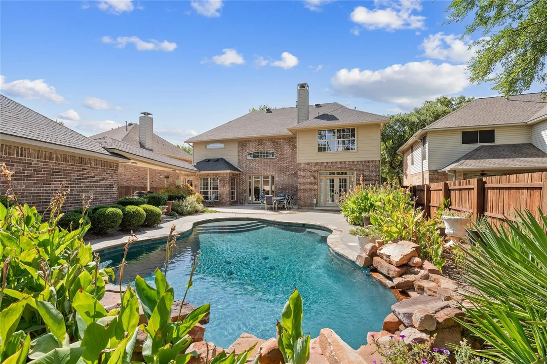 Photo of 1607 Forest Bend Lane