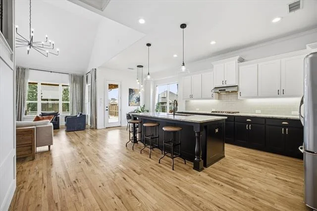 Photo of 609 Bordeaux Drive