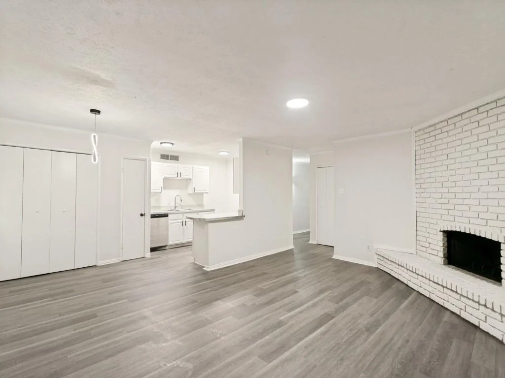 Photo of 905 Hawthorne Drive