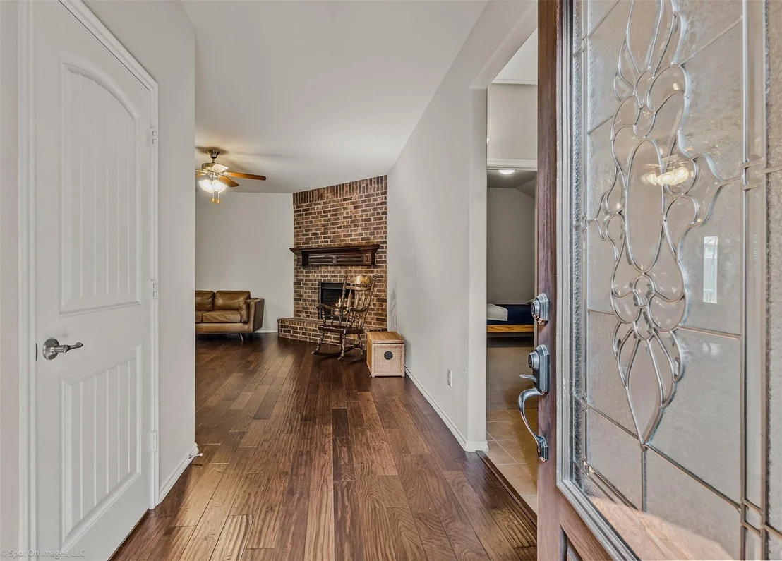 Photo of 2018 Sterling Gate Drive