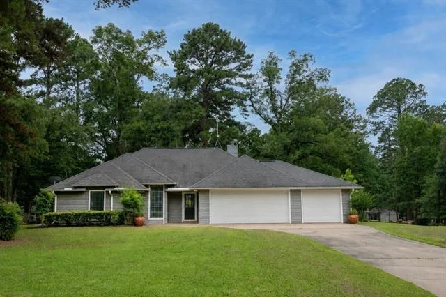 Photo of 108 Old Barn Circle