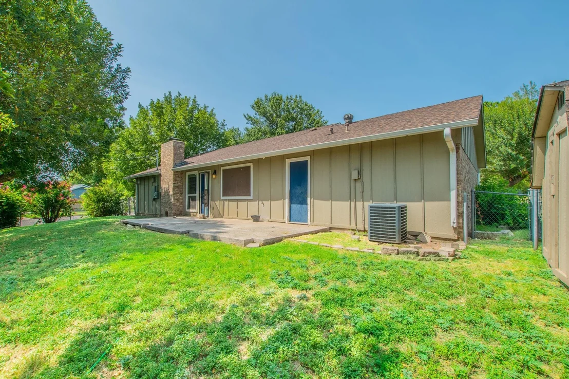 Photo of 2911 Persimmon Drive