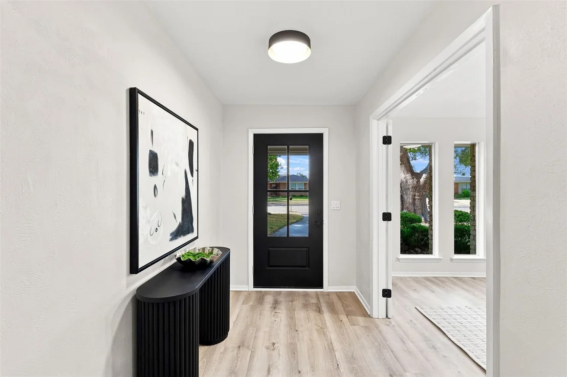Photo of 1905 Midcrest Drive
