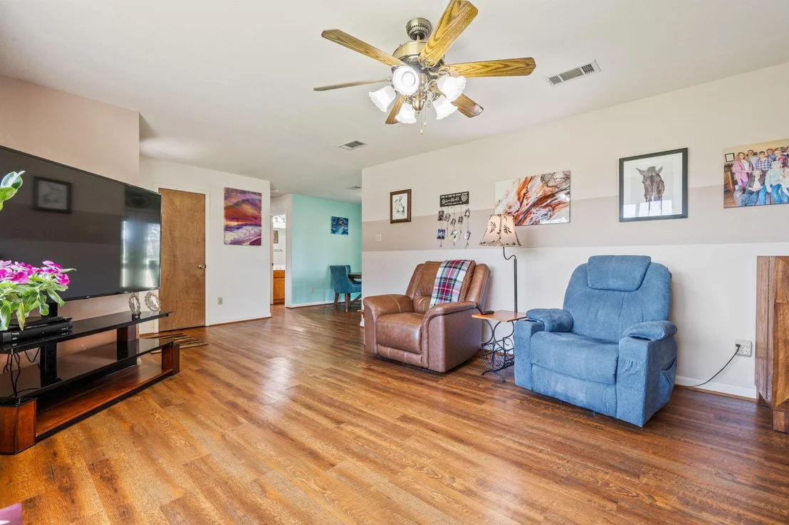 Photo of 2517 County Road 4240