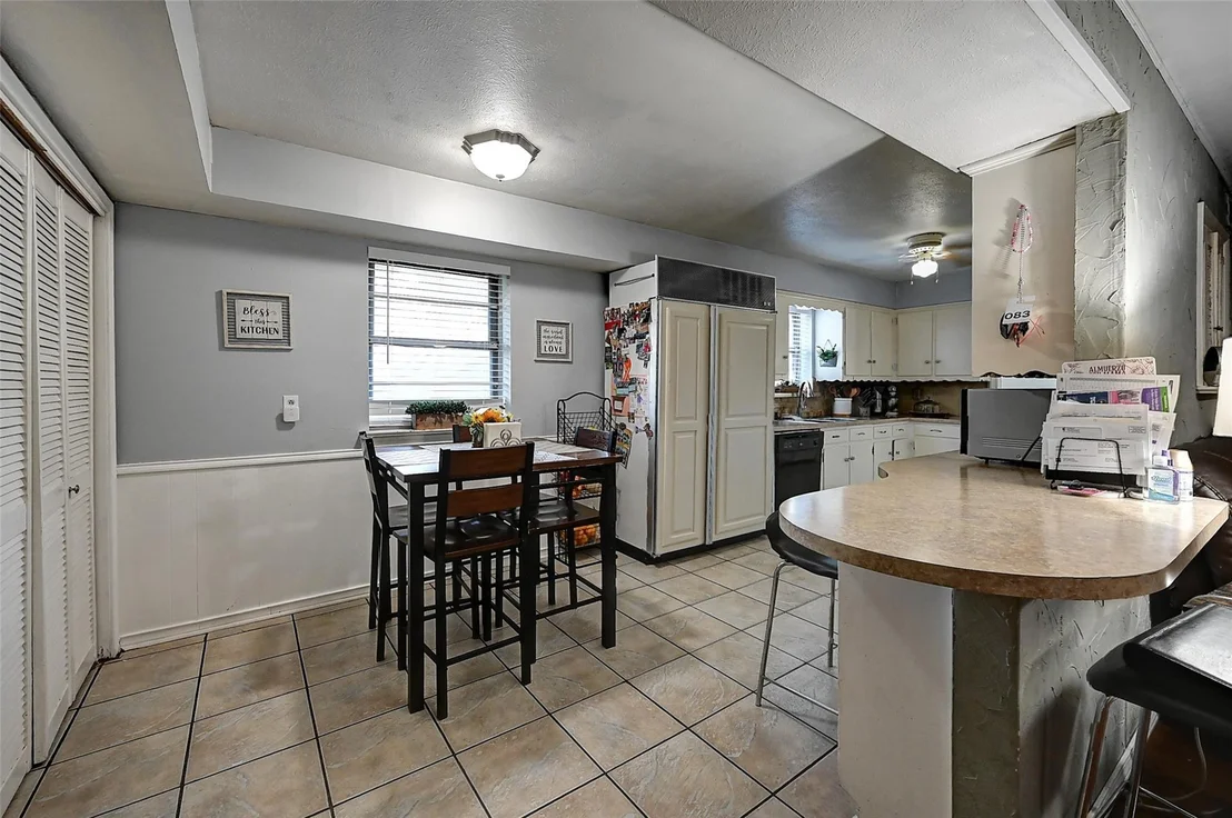 Photo of 3262 Camelot Drive