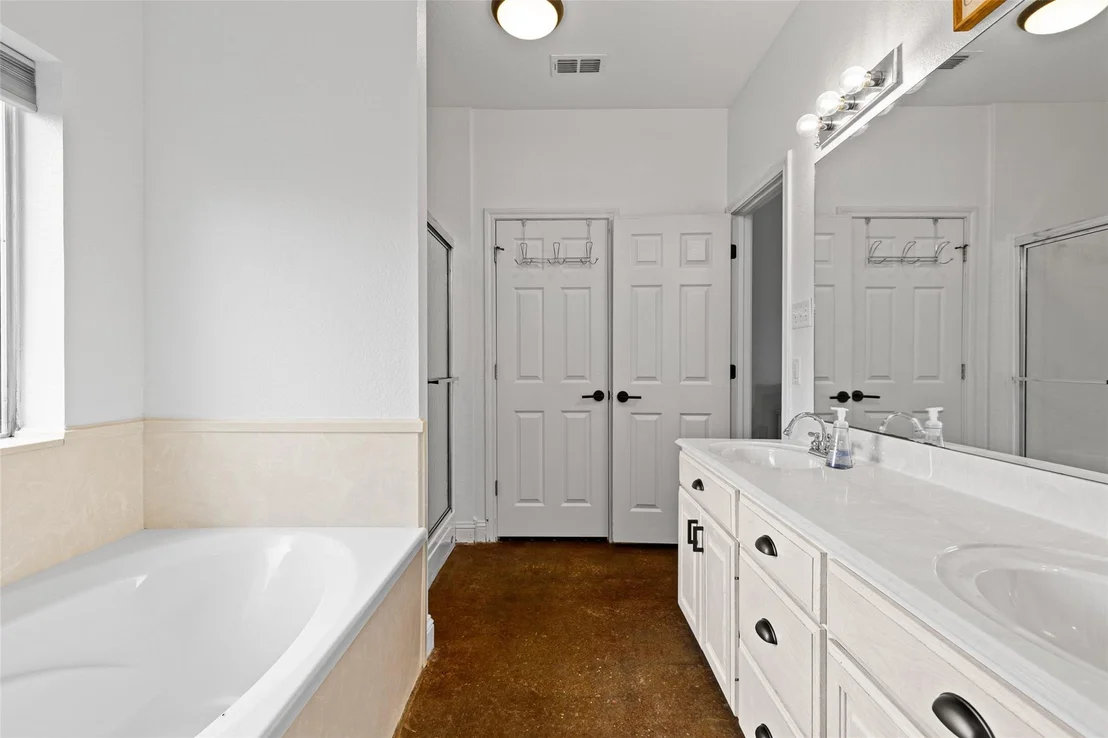 Photo of 152 Black Hawk Lane
