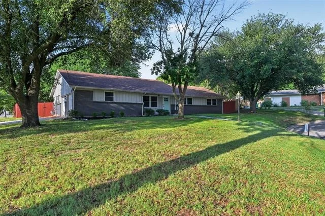 Photo of 2403 Robin Circle