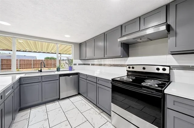 Photo of 4333 Woodbluff Drive
