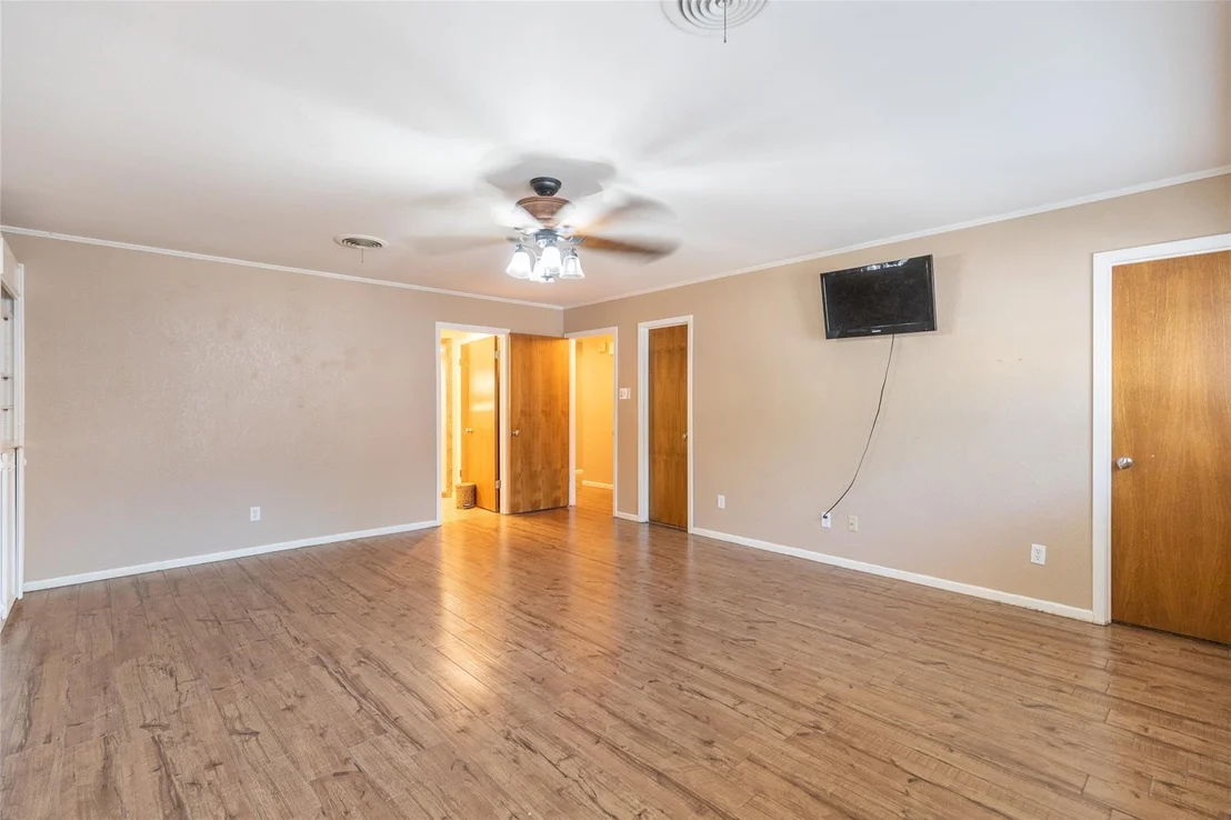 Photo of 55 Surrey Square