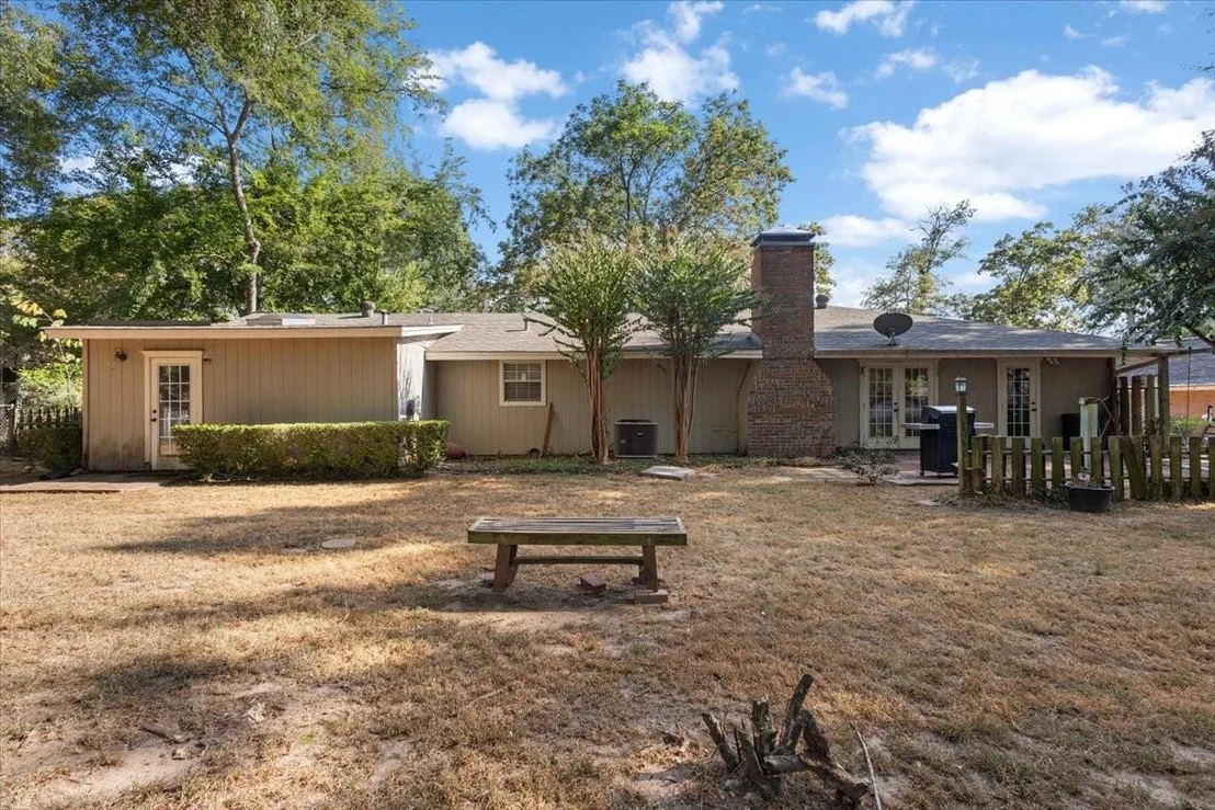 Photo of 1715 Leisure Lane
