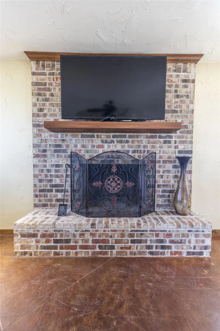 Photo of 15100 CR  129