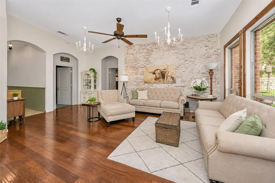 Photo of 745 Dalrock Road