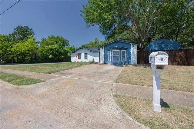 Photo of 301 Bellaire Drive