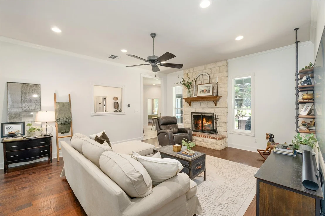 Photo of 1109 Robbins Road