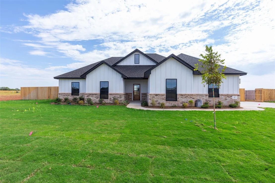 Photo of 227 Indian Ridge Road