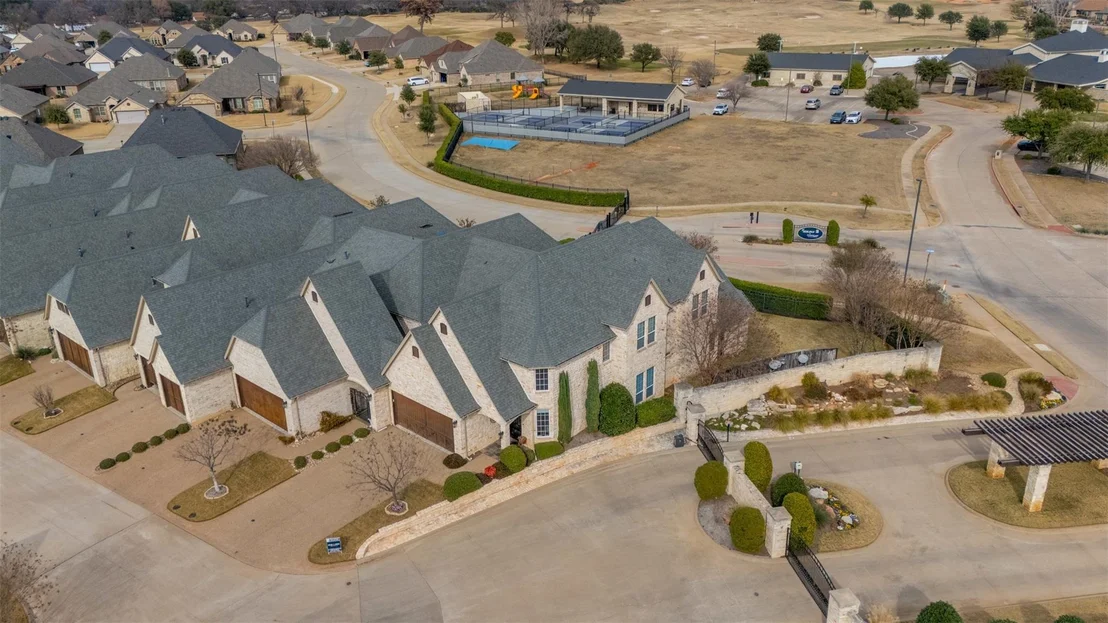 Photo of 2400 Vineyard Drive