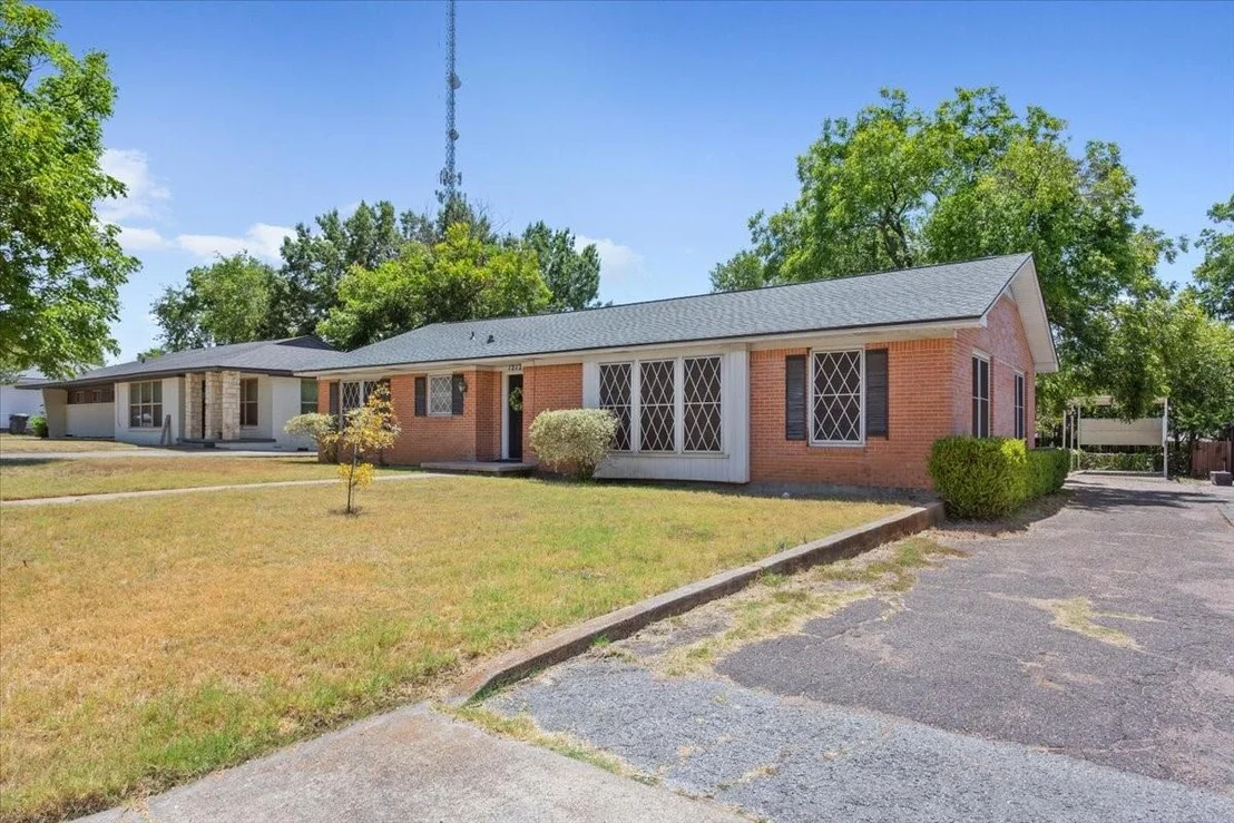 Photo of 1212 Guthrie Drive