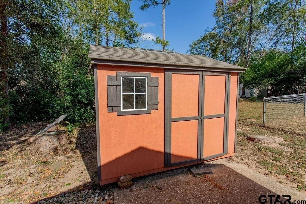 Photo of 213 Treetop Lane