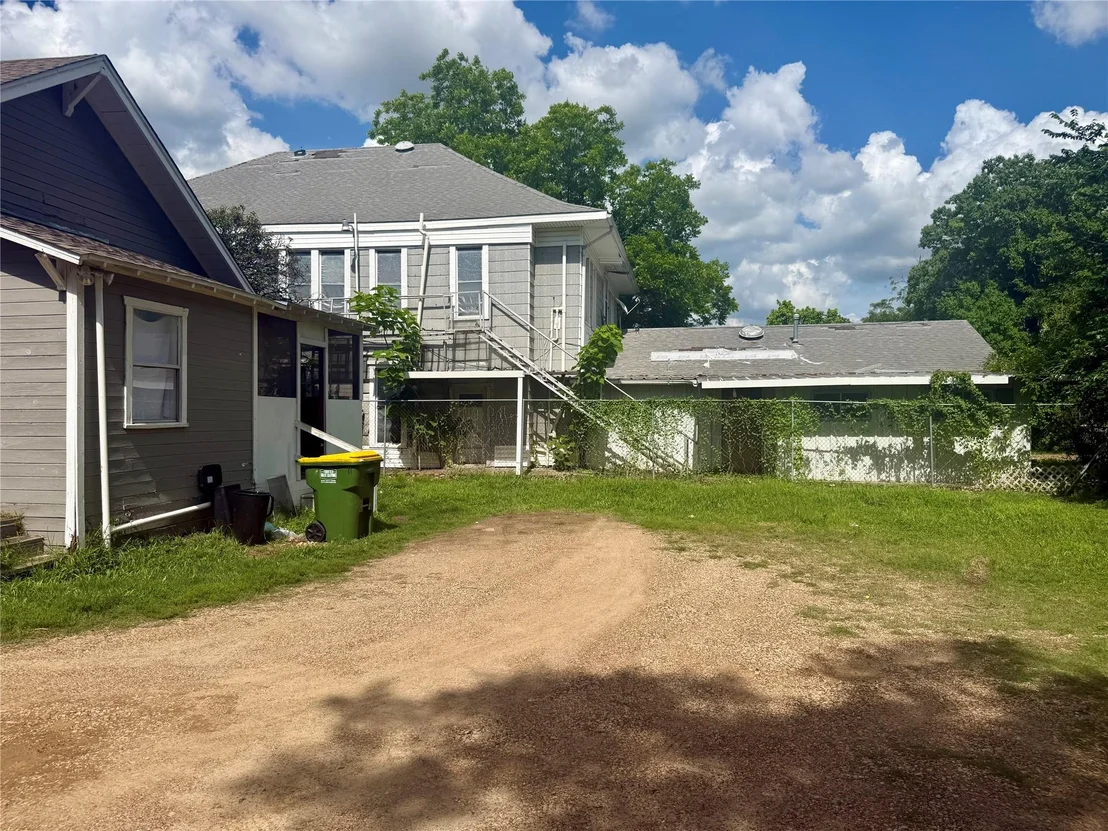 Photo of 400 Live Oak Street