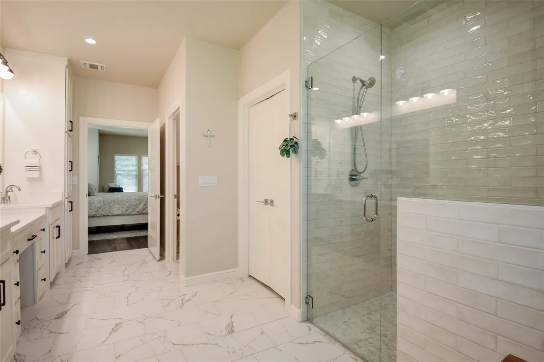 Photo of 8021 White Drive