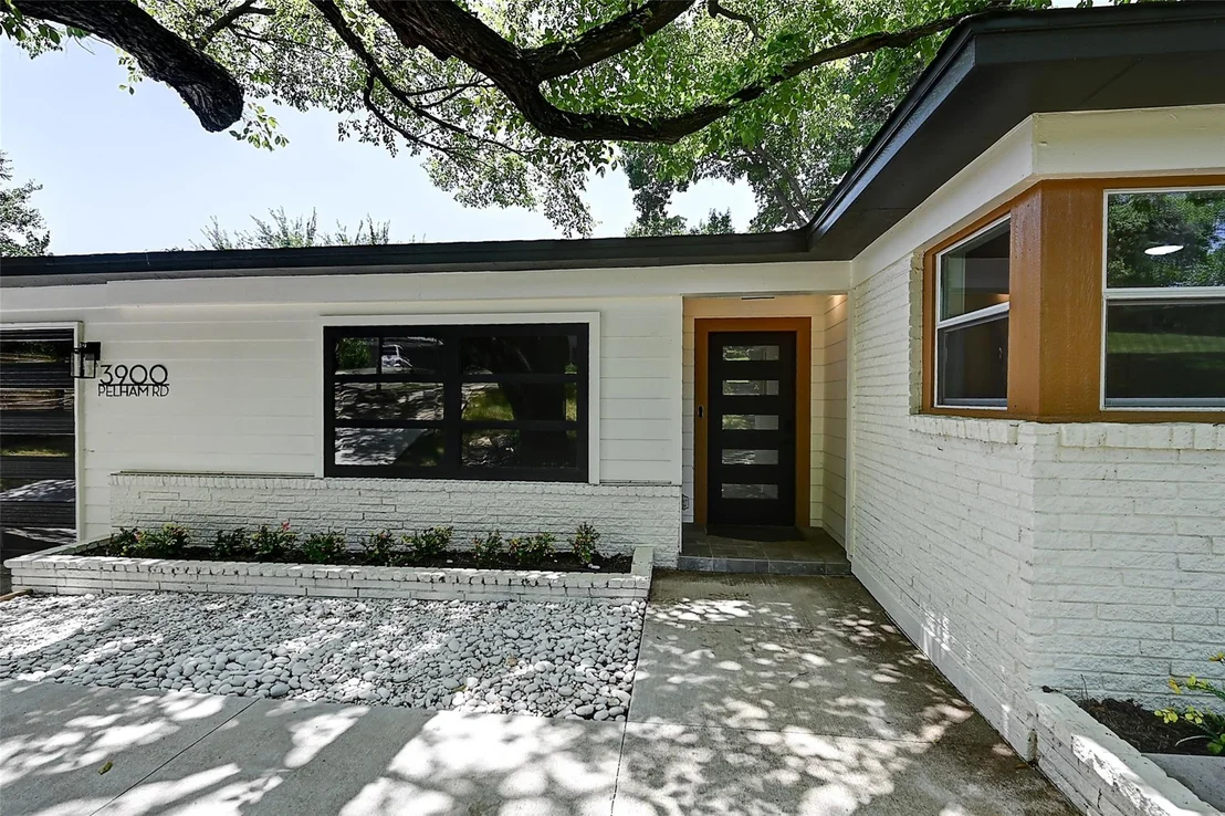 Photo of 3900 Pelham Road