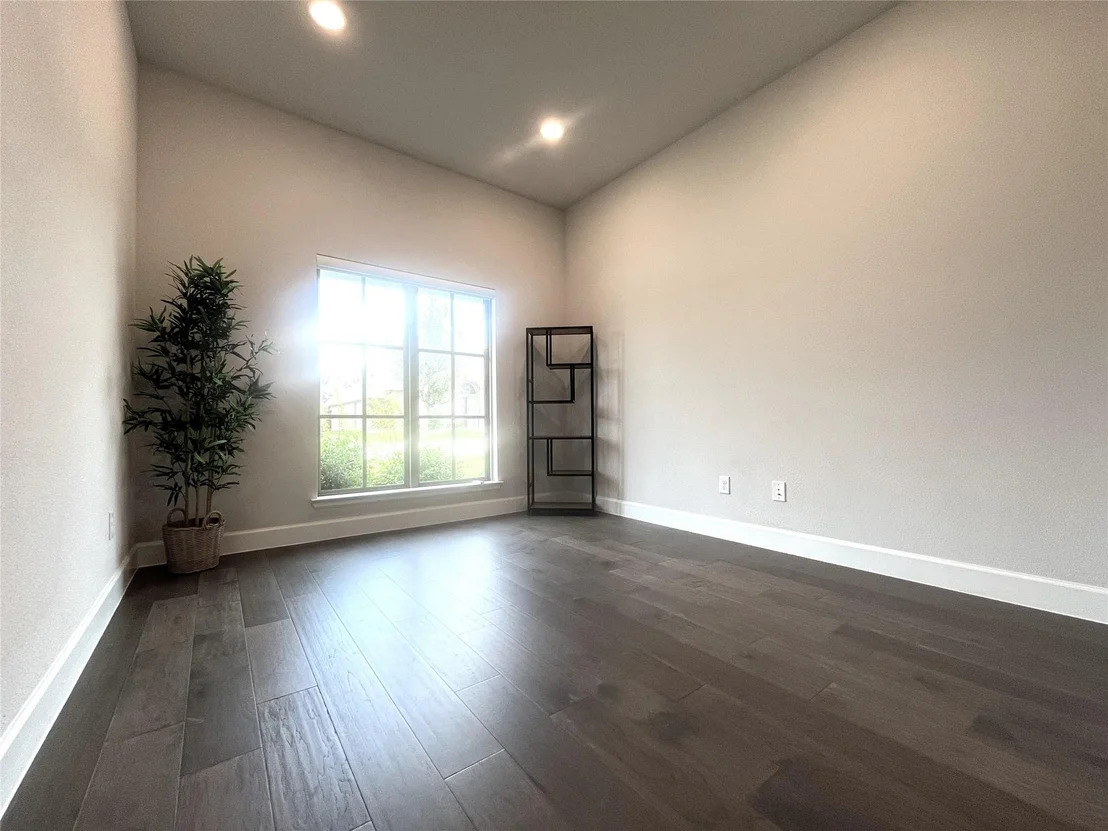 Photo of 2834 Midlake Drive