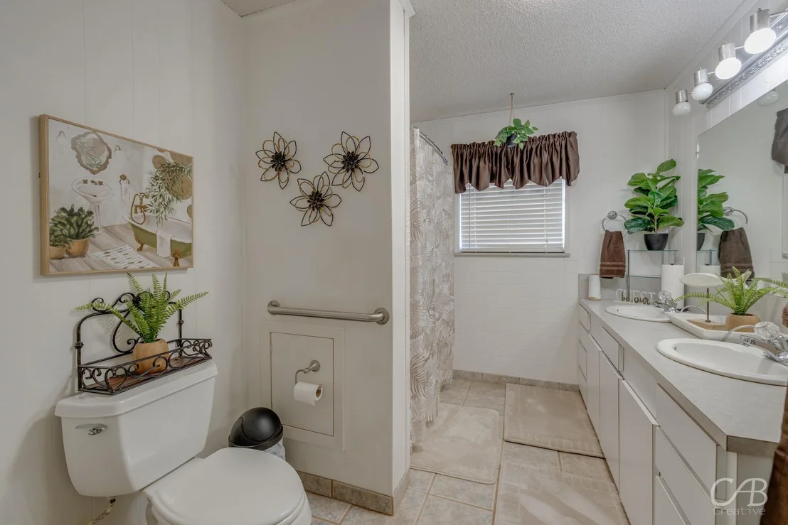 Photo of 155 Lakeview Drive