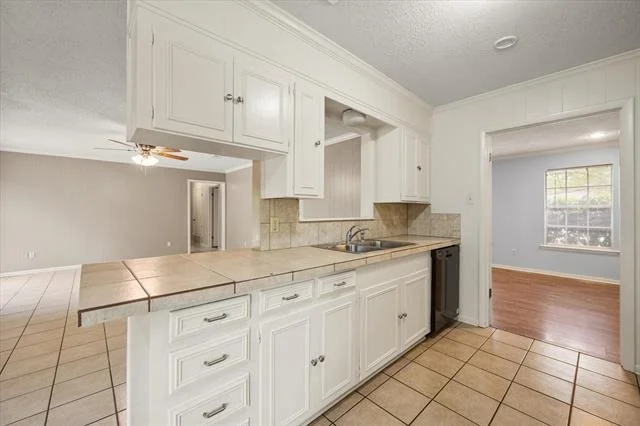 Photo of 628 Madison Drive