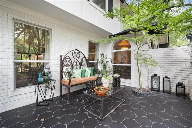 Photo of 2202 Highland Circle