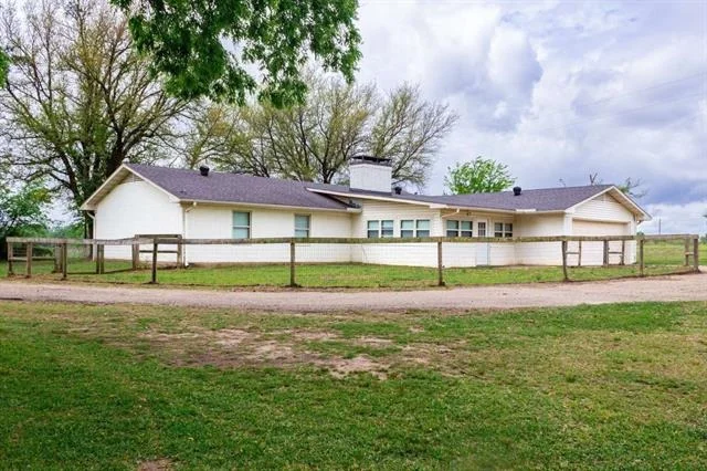 Photo of 3999 County Road 2408