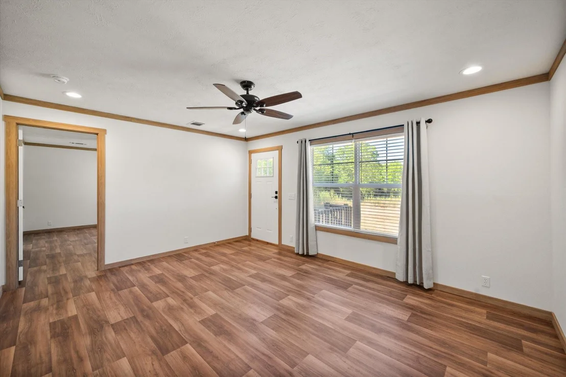 Photo of 716 N Wright Avenue
