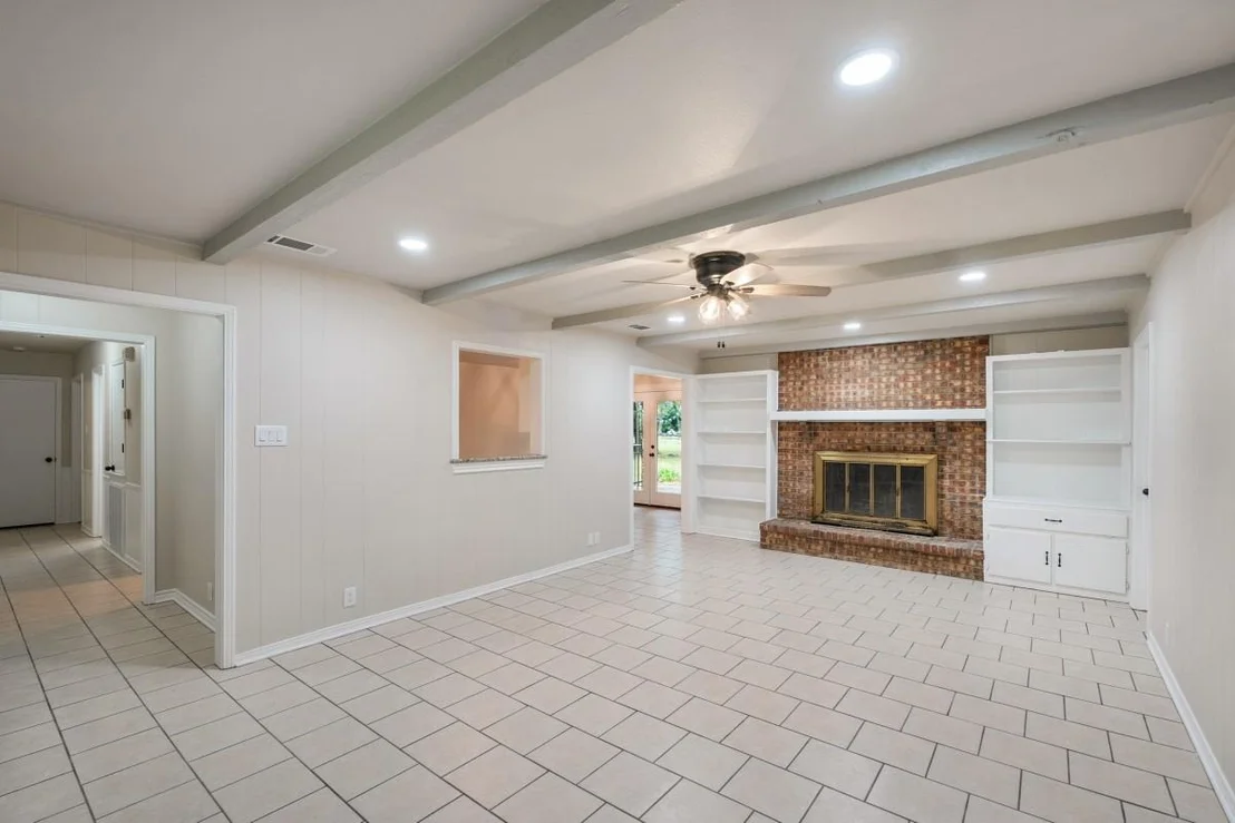 Photo of 1 Oakridge Circle