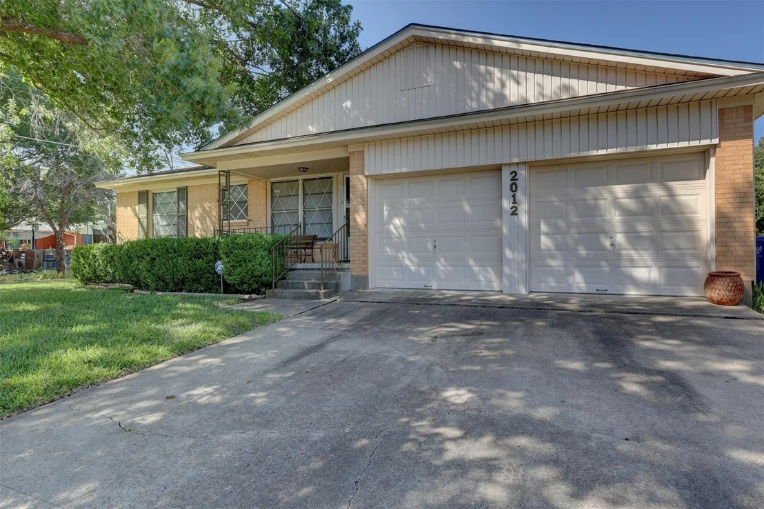 Photo of 2012 Mountainview Drive