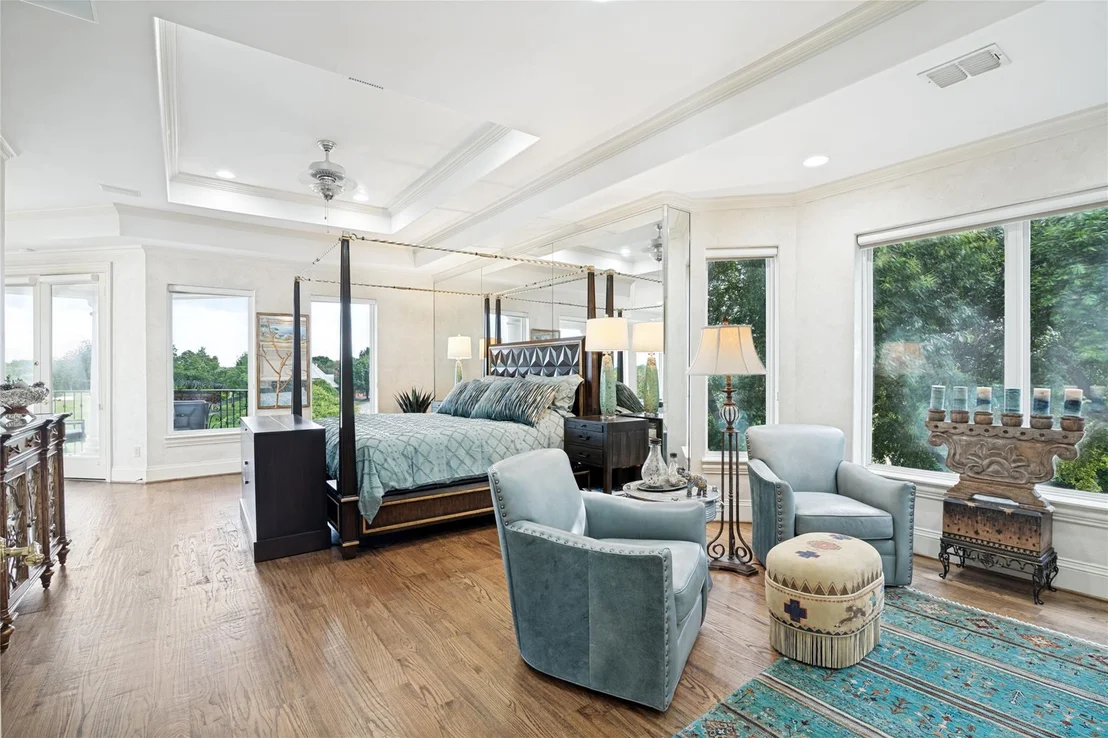 Photo of 5528 Gleneagles Drive
