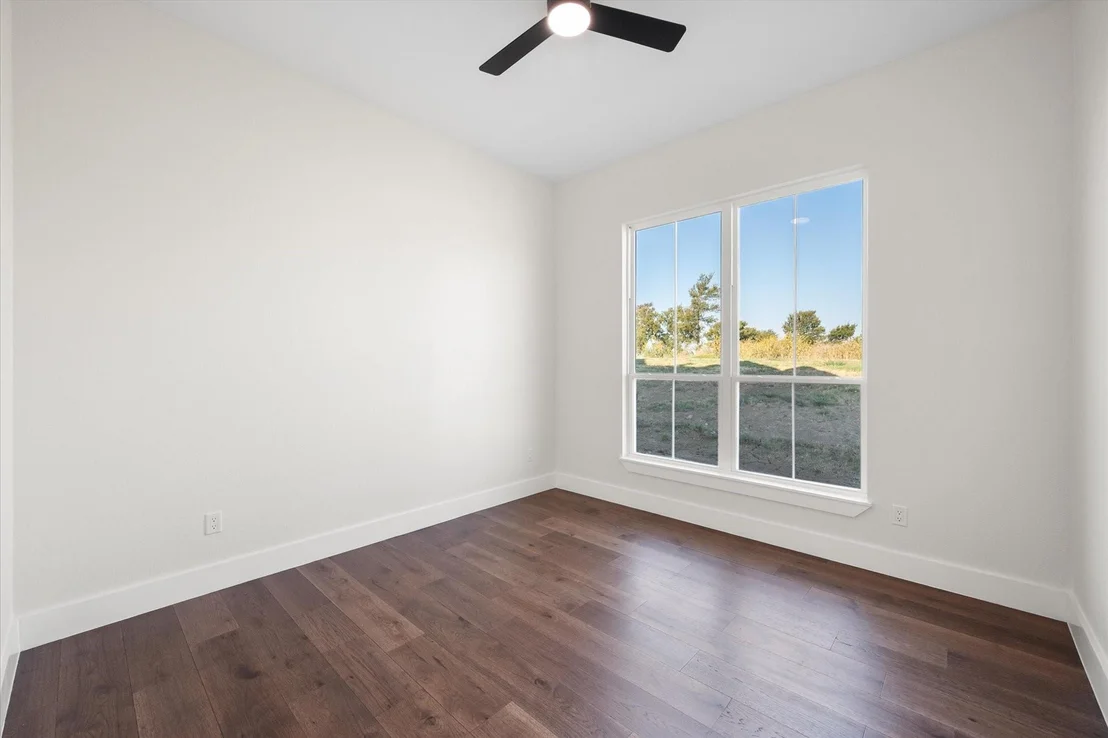 Photo of 554 Shoreside Drive