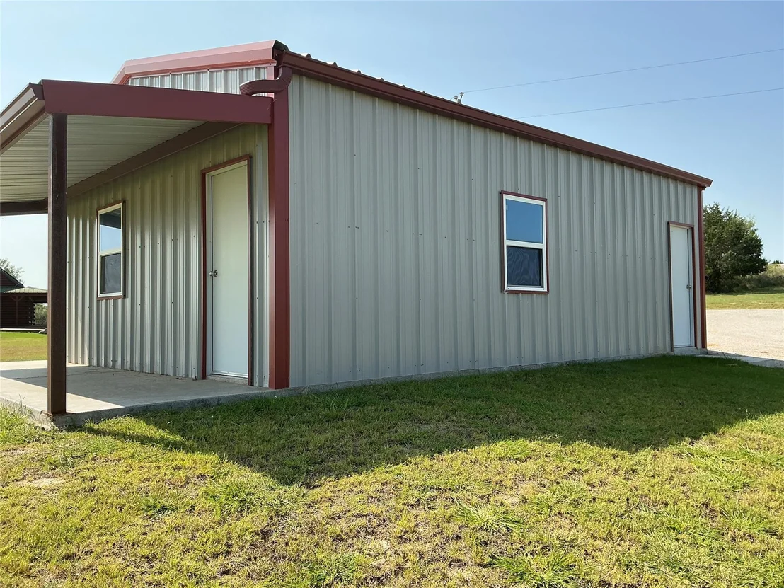 Photo of 333 Lake Point Road