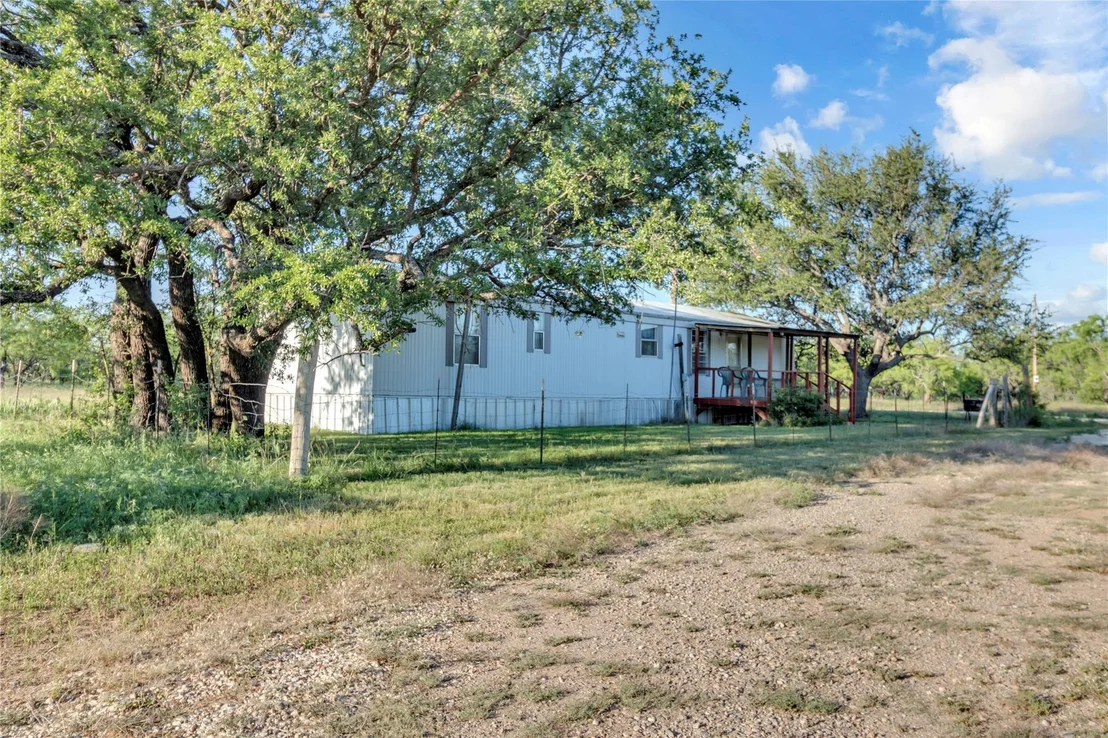 Photo of 824 CR 409
